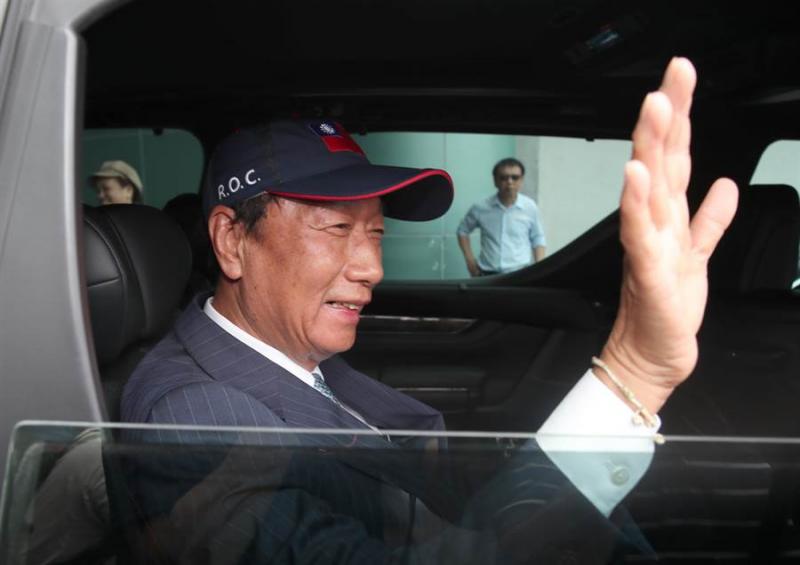 脱党且不跟亲民党合作？郭办：要选会独立参选