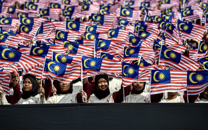 ‘Wrong’ Jalur Gemilang at SEA Games delays gold medal award