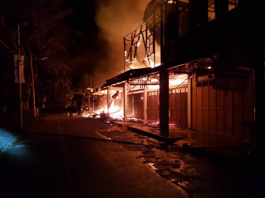 林明市凌晨大火狂烧　毁31建筑一人死亡