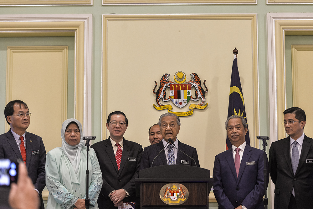 Economists: Cabinet should make collective decision on sale of national assets