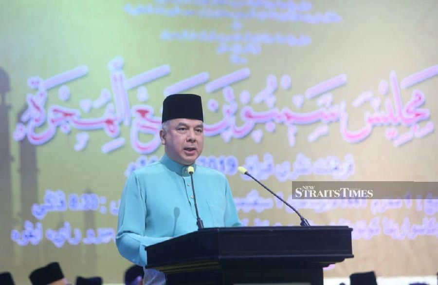 Sultan Nazrin slams those willing to stoop to gain influence