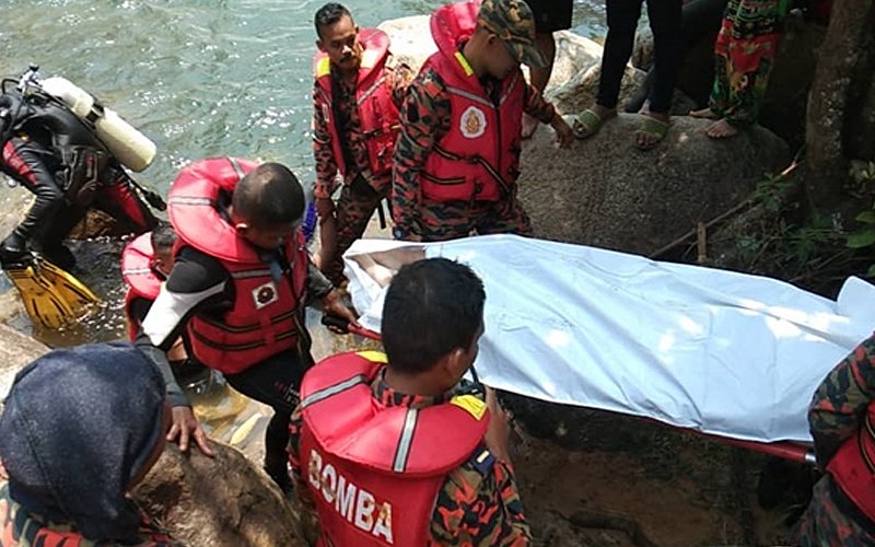 Uprooted tree kills 2 campers at Bentong’s Lata Hammer waterfall