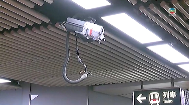 【逃犯条例】示威者击碎控制室玻璃 警进入旺角站