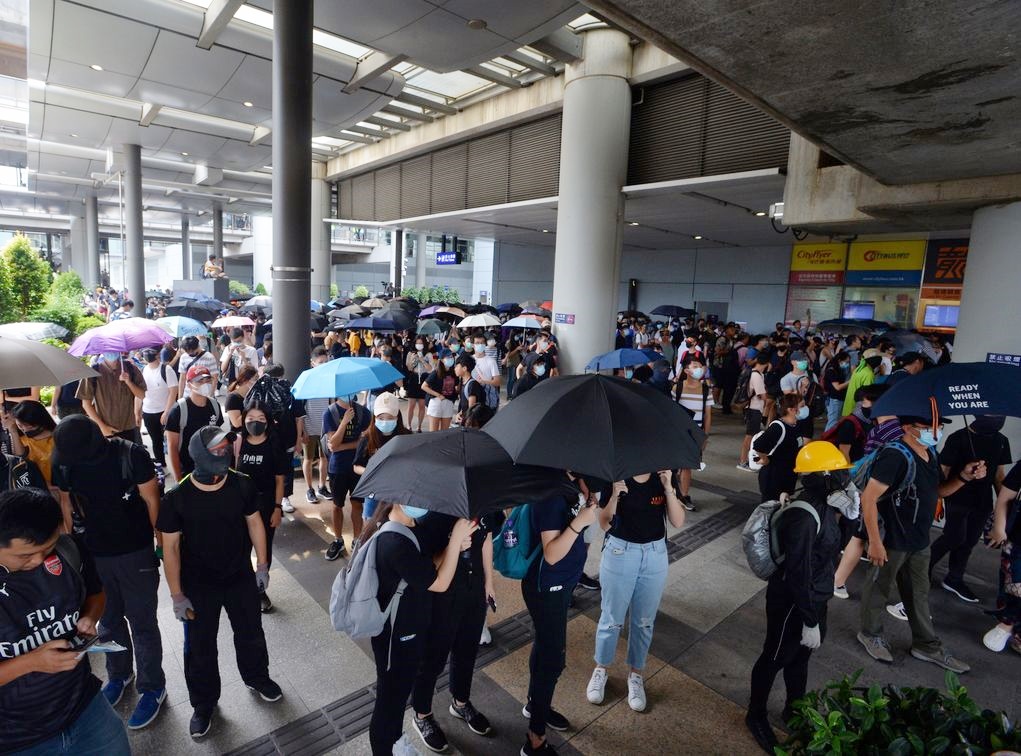 【堵塞机场】民航业7工会斥示威者「自私」 图以机场要胁政府