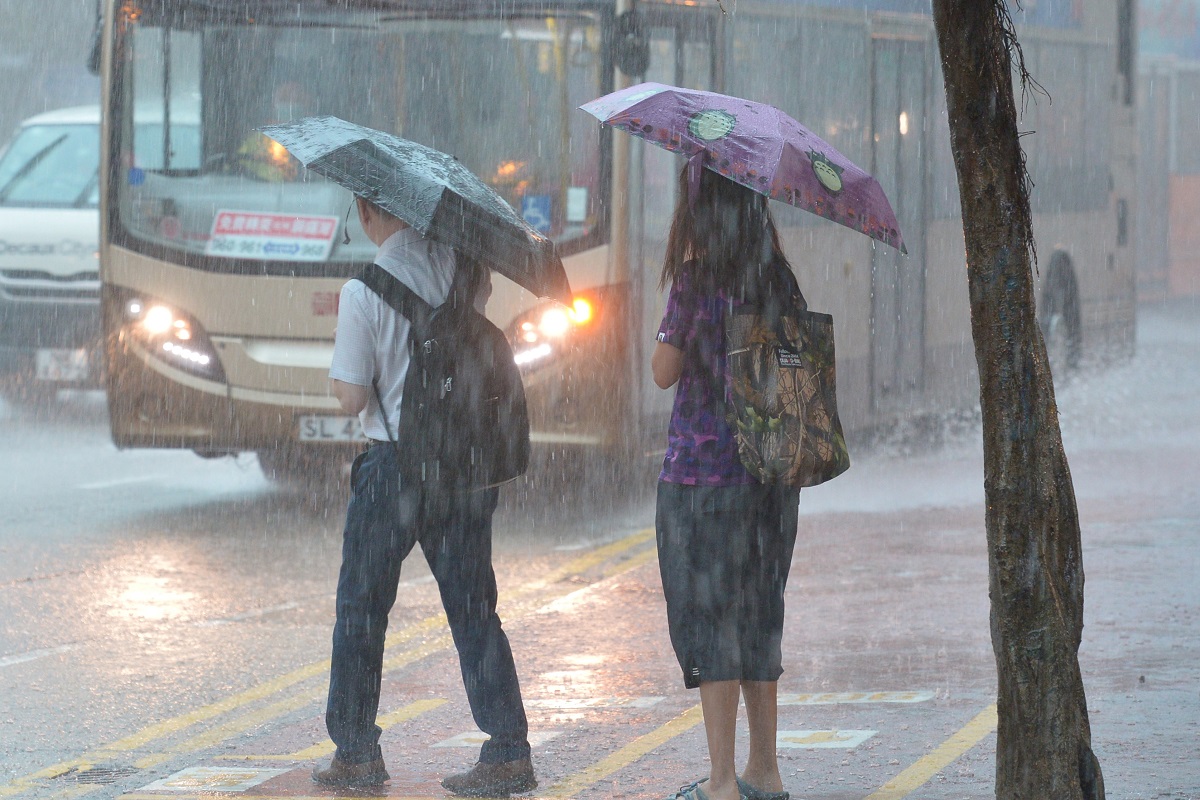 周四五狂风雷雨周日阳光再现 热带气旋「玲玲」形成移向台湾