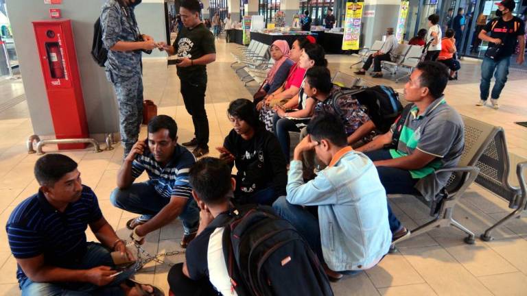 Immigration rope 18 foreigners at Penang Sentral