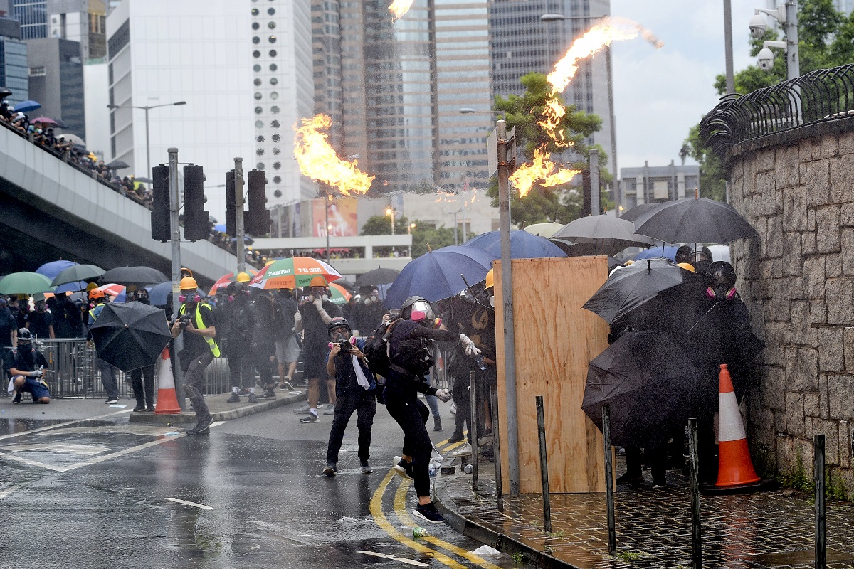 【逃犯条例】港澳办：反对派阻碍民主 任何时候普选必须符合香港政治地位