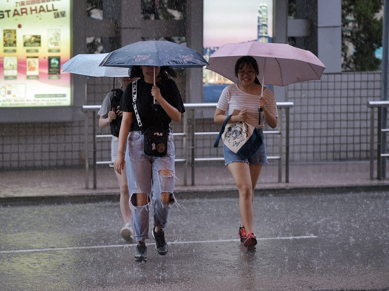 大致多云有骤雨 新界多处雨量逾10毫米