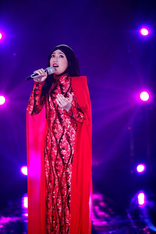 BB正面照曝光‼️ 大马歌手Shila Amzah 阵痛56小时后顺利产子，罕Po素颜照报喜❤️