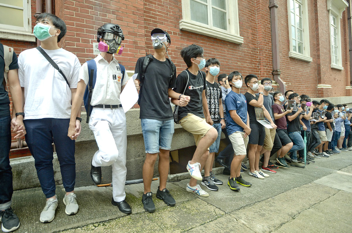 【修例风波】何君尧指9间校明显参与罢课 梁美芬提醒学校或负法律责任