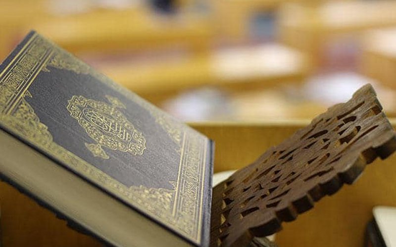 Govt defends rule requiring publishers to put hologram on Quran