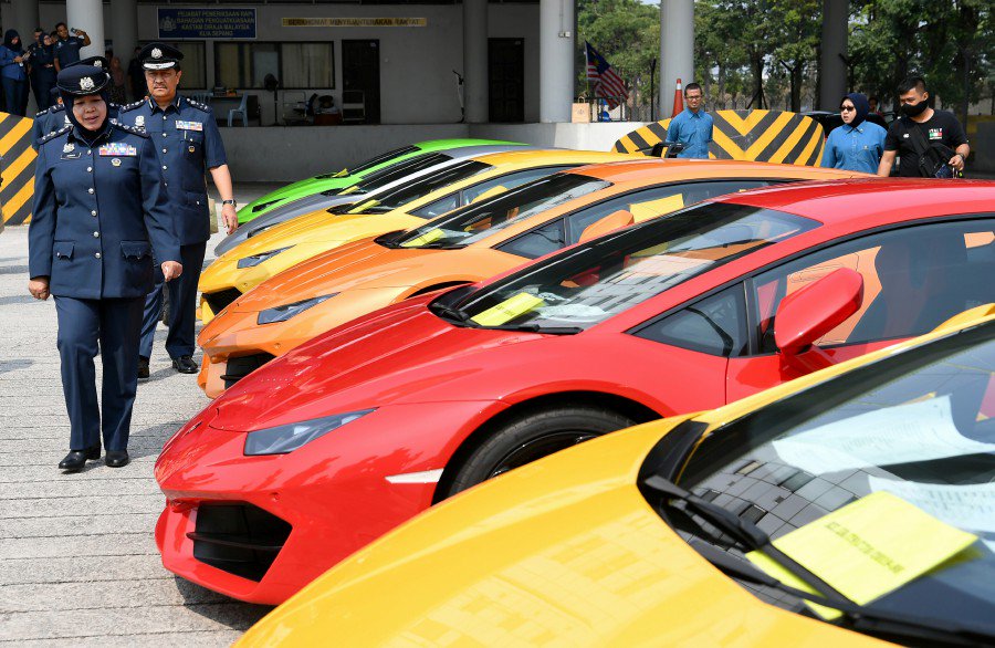 Six Lamborghini Huracans amongs vehicles seized in Customs raid