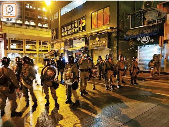 官媒指港局势反映深层矛盾 须尽速止暴制乱