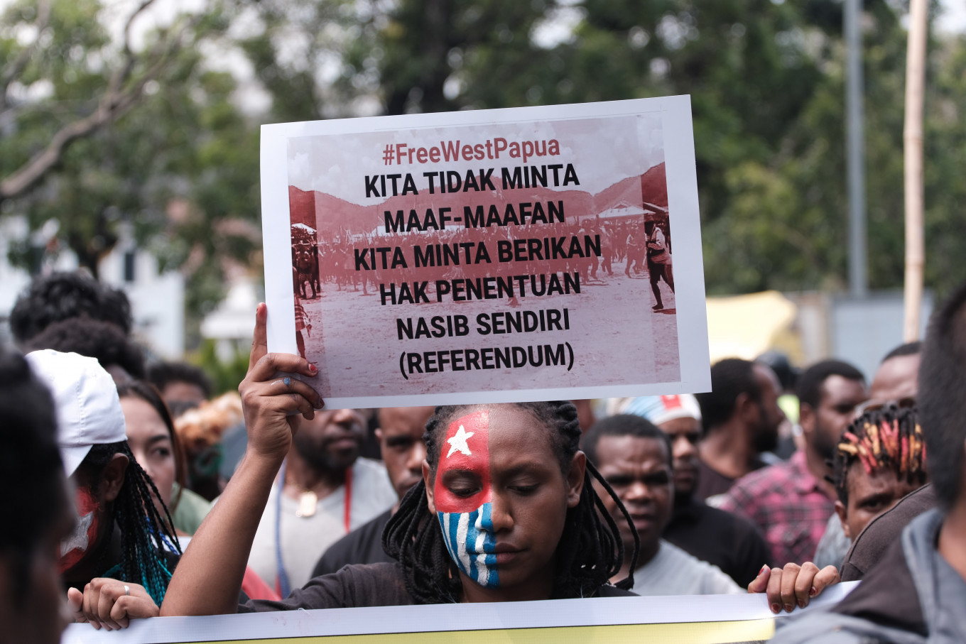 Governor, chief of customary council pledge to keep peace in Papua
