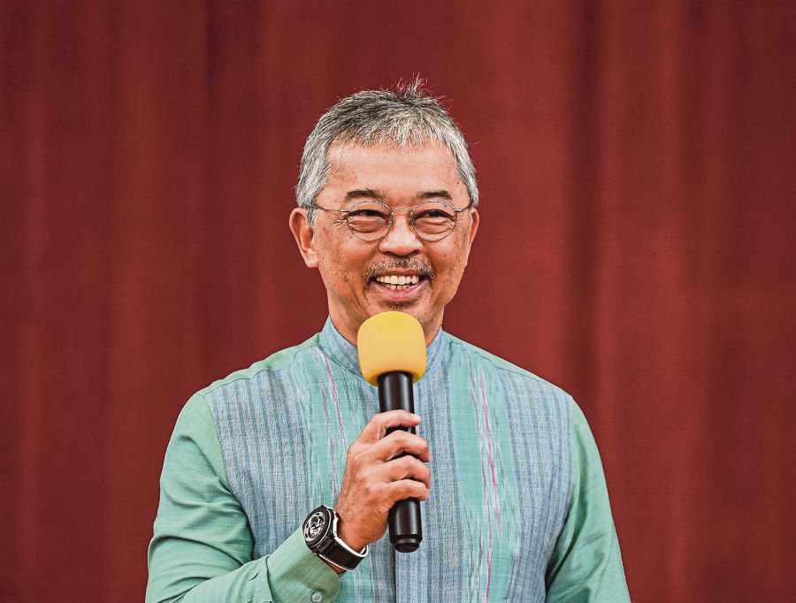 King urges Malaysians to put aside differences and stay united