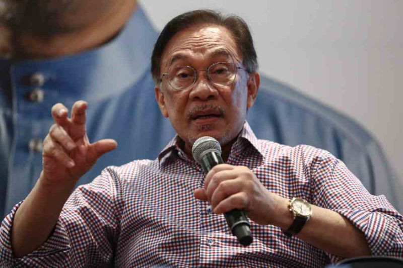 Anwar: Too early for poverty RCI, will brief MPs on findings