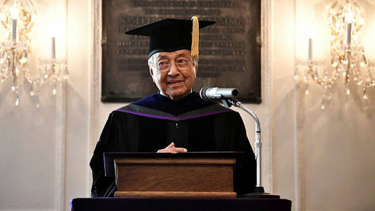 Govt looking for best deal for civil servants, says Tun M