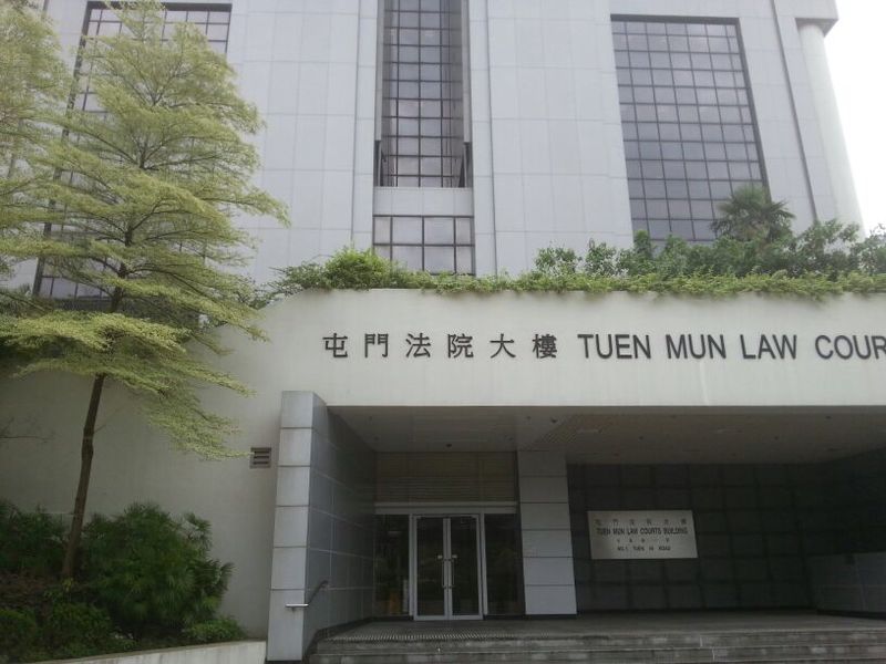 【修例风波】涉管有伸缩警棍 跟车工人准保释禁离港守宵禁令