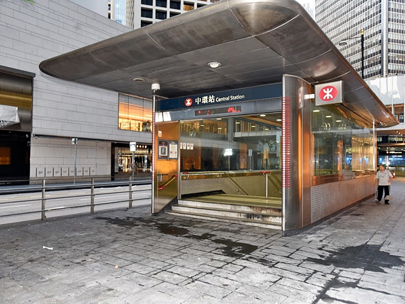 【修例风波】港铁各綫服务恢復正常 中环站太子站等重开