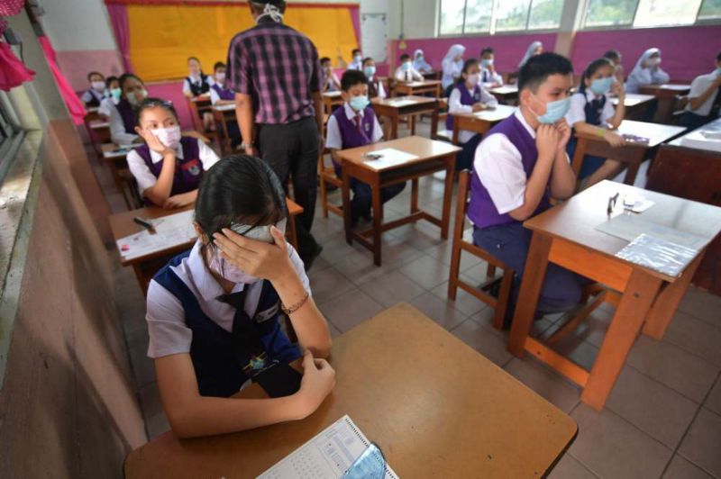 Sarawak closes 409 schools in state due to haze, but says UPSR to continue