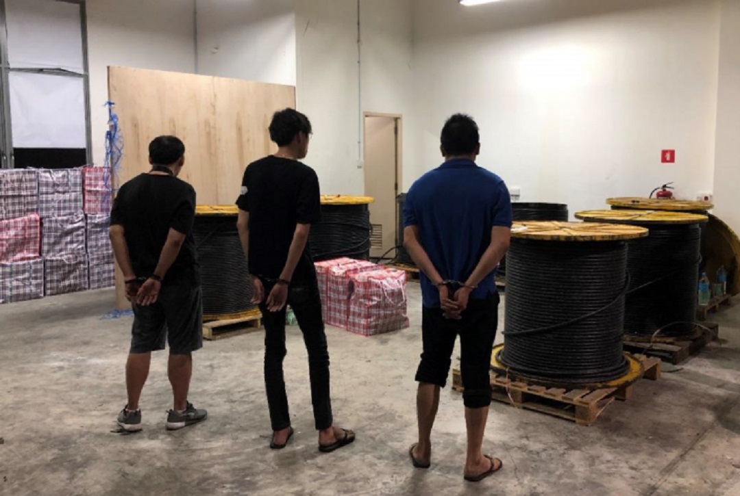 3400条漏税香烟藏电缆线轴中　3大马籍男子被捕