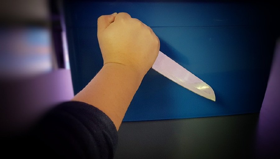Jilted 'janda' slashes ex-boyfriend's hand
