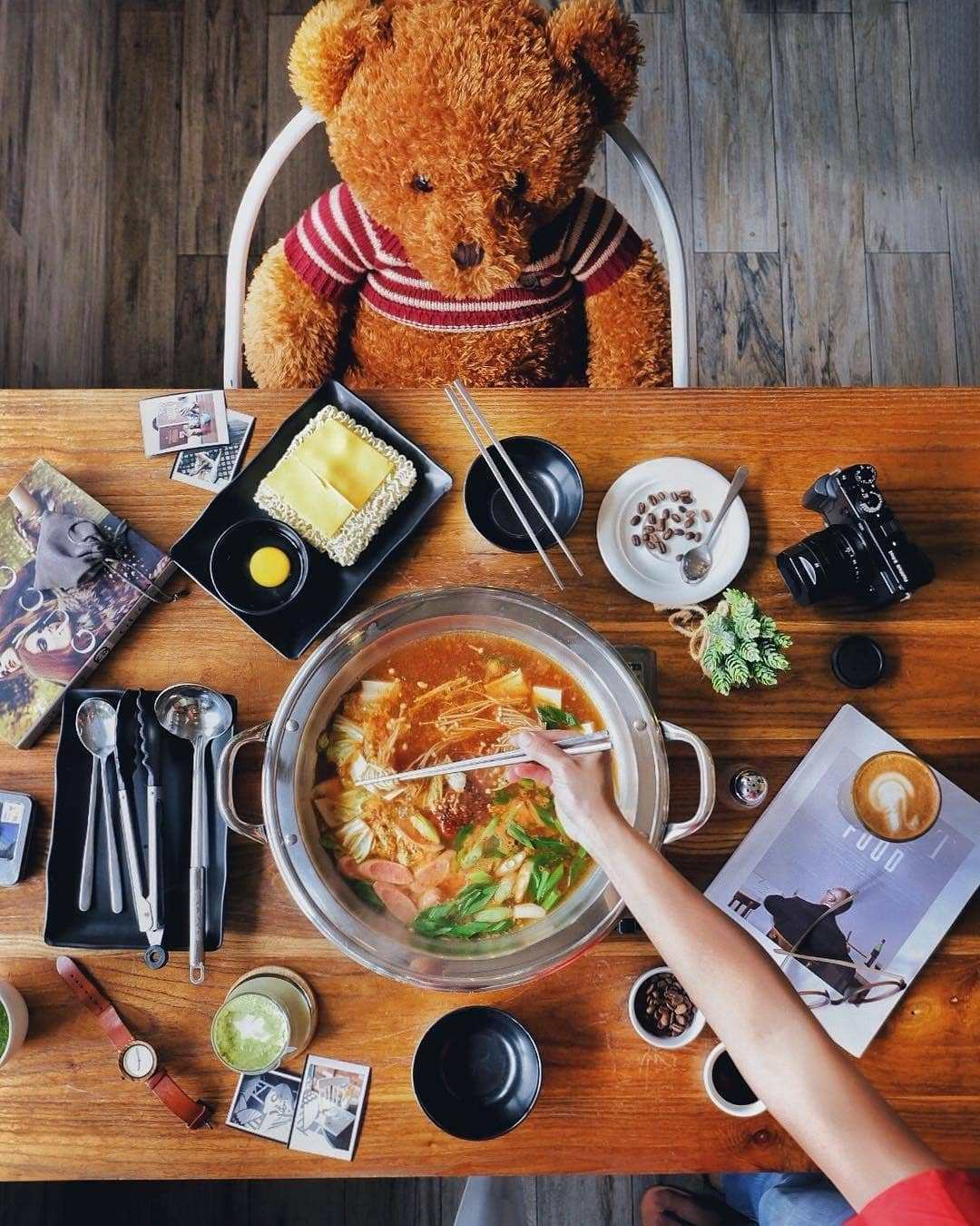 TOP 6 MUST-VISIT Cafes in Batam with Photogenic Spots & a POOL!
