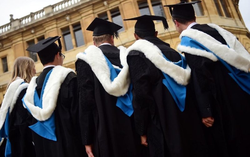 UK to allow foreign students to stay for 2 years after graduation