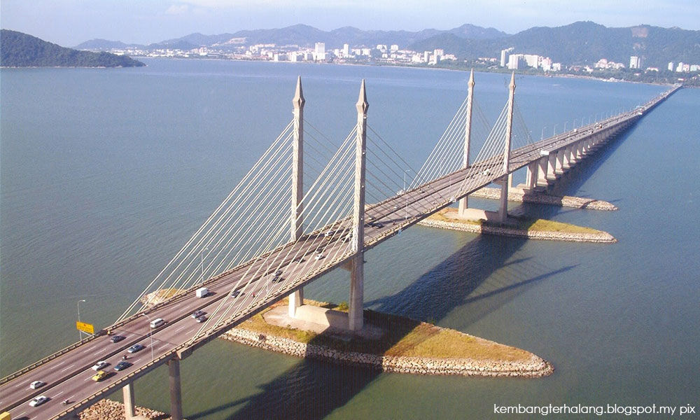 Amid suicide cases, gov't mulls loudspeakers on Penang bridge