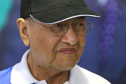 Dr Mahathir whacks PAS for cooperating with ‘kafir’ Umno
