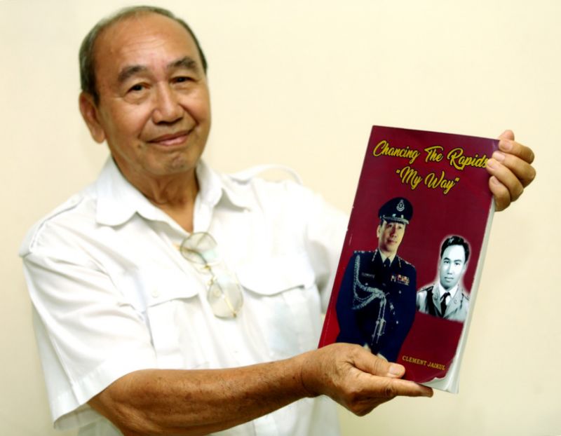 Former Sabah decorated cop tells stories of insurgents, pirates and old Sabah in new book