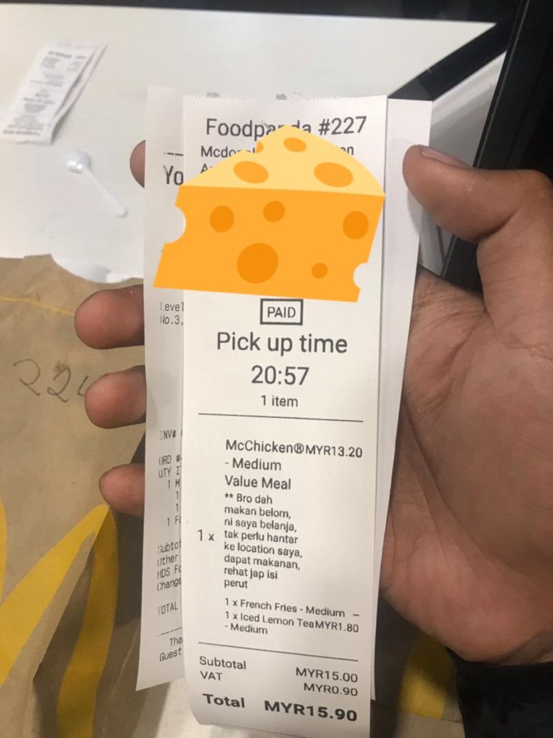 Ipoh man treats Foodpanda rider to McDonald’s meal he ordered, tells rider to rest and fill his tummy