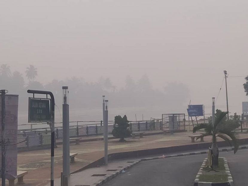 砂周四布云造雨 空污达500点颁布紧急状态