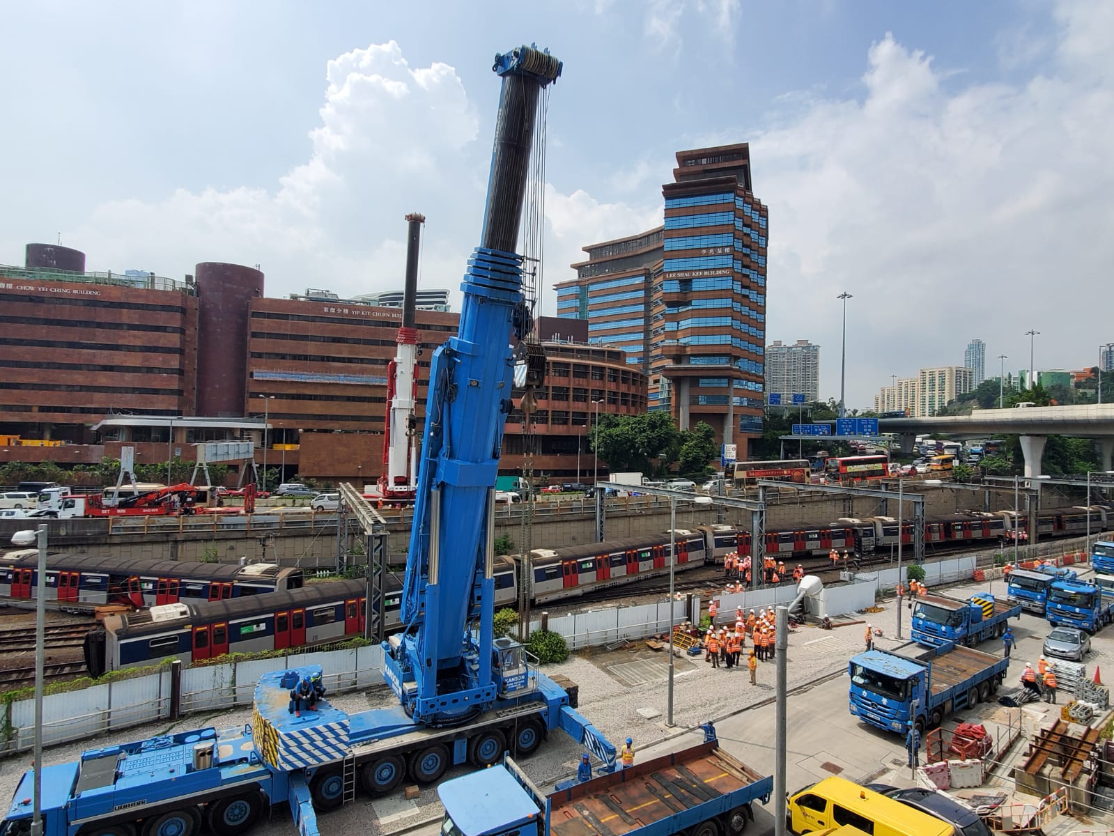 【港铁出轨】三卡车厢偏离路轨 刘天成：今日或未能恢復红磡至旺角东服务