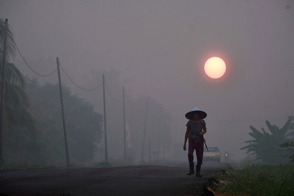API readings in Peninsular Malaysia down as of noon while haze worsens in Sarawak
