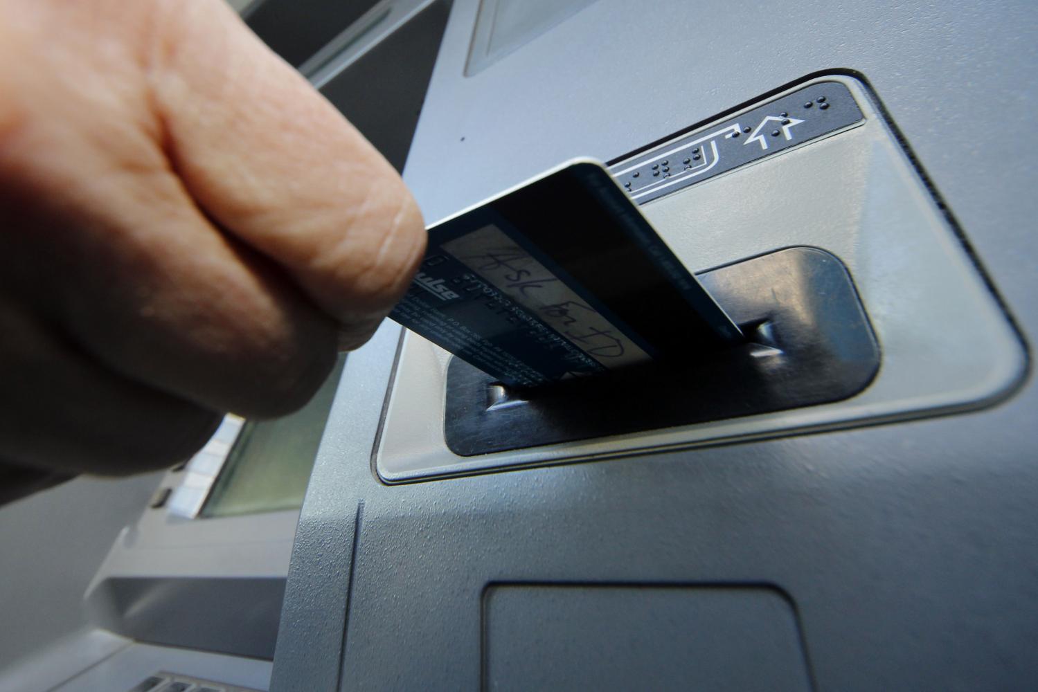 Central bank pushes chip-based cash cards