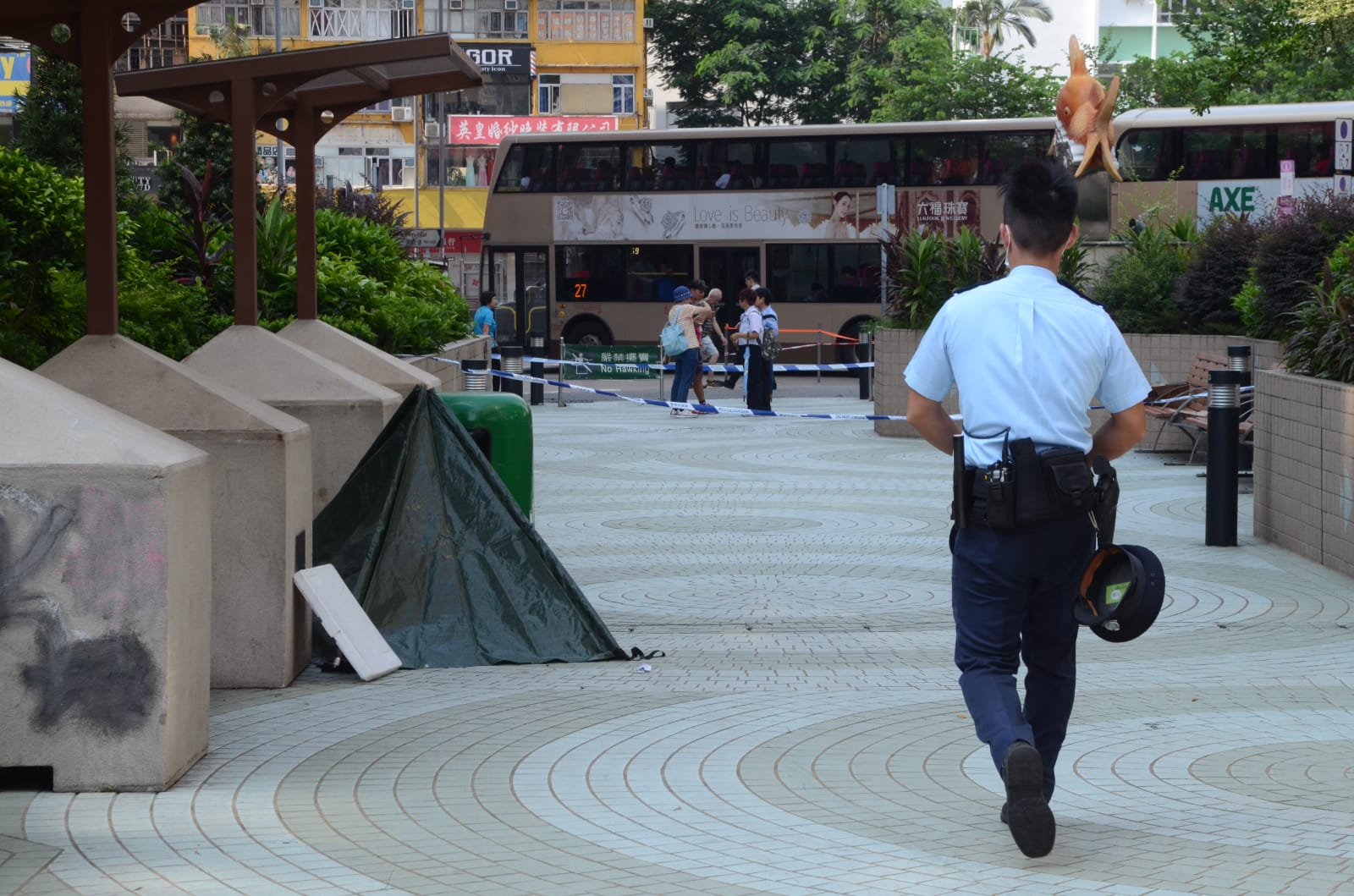 七旬翁倒毙旺角公园