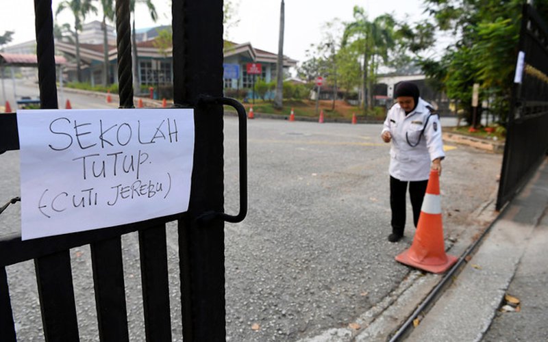 Online lessons for students if haze keeps schools closed, says Teo