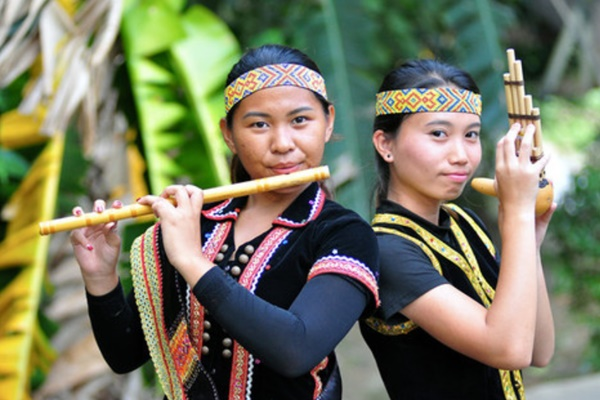 Cousins aim to preserve Dusun ethnic music