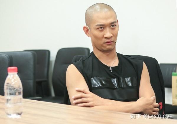 曹云金七夕节约会照片曝光，妙龄美女身材火辣，婚内出轨实锤？