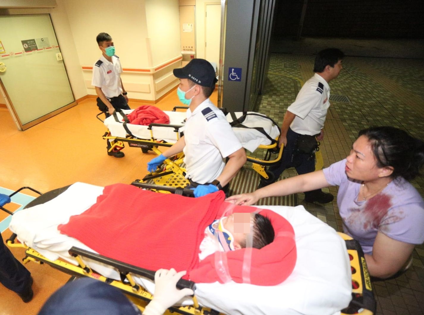 5岁男童上水体育馆看台堕下 头部流血送院