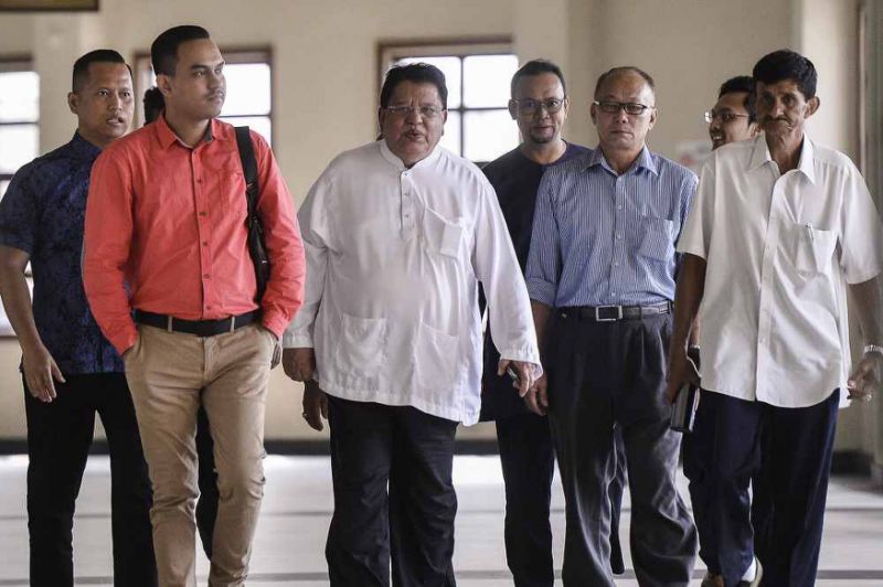 Tengku Adnan corruption trial to proceed today after judge dismisses recusal bid