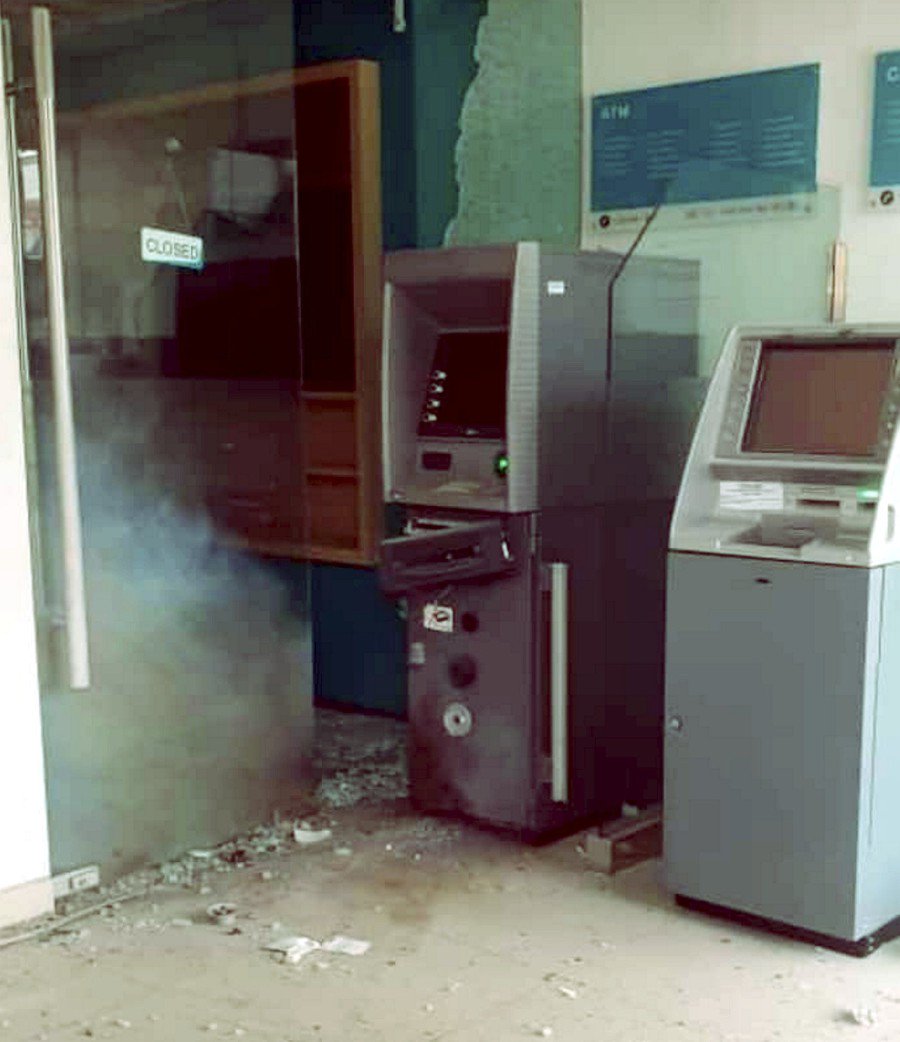 Burglar flees after failing to blast open ATM