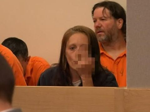 被指控15次海洛英涂牙龈致女儿死亡 母否认：如果有我就自杀！