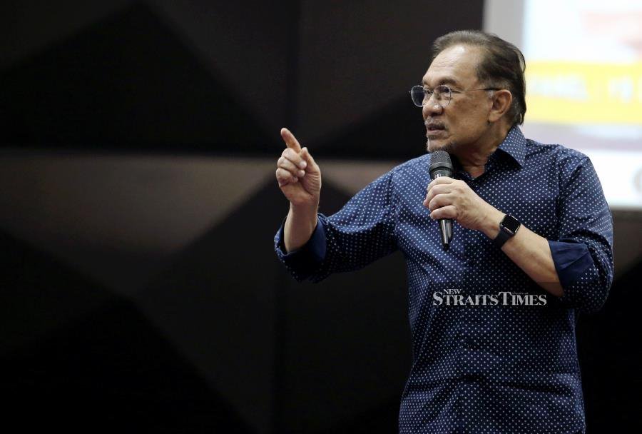 Anwar: Reform caucus to hold seminar on Malaysia's poverty rate