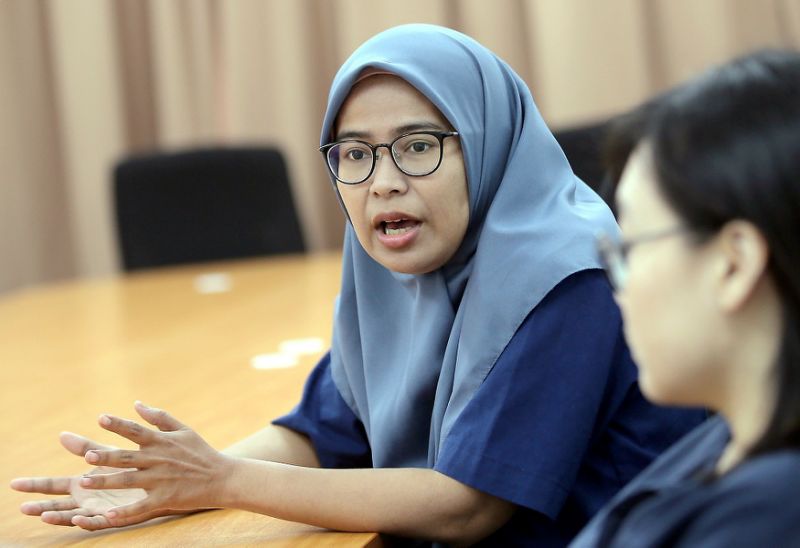 How knowing Mandarin helps this Perak veterinarian in her work