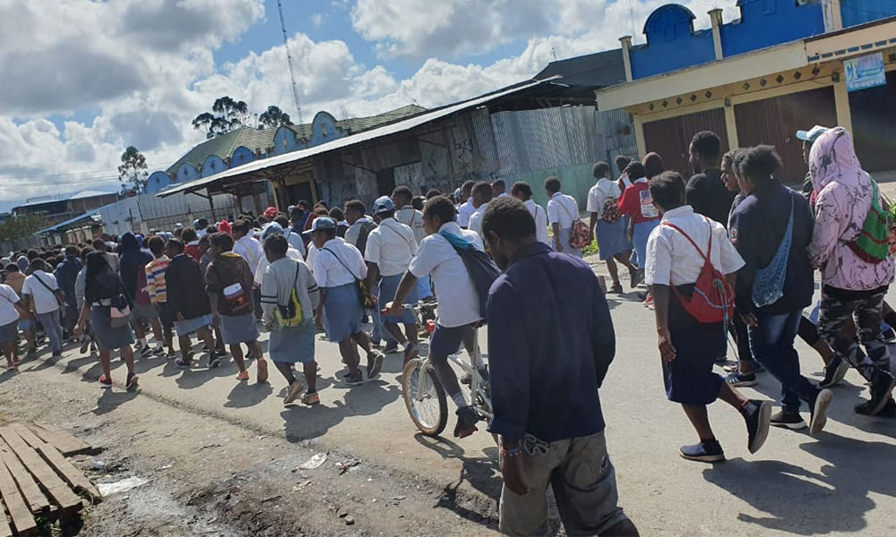 Indonesia says 20 killed, scores hurt in fresh unrest in West Papua