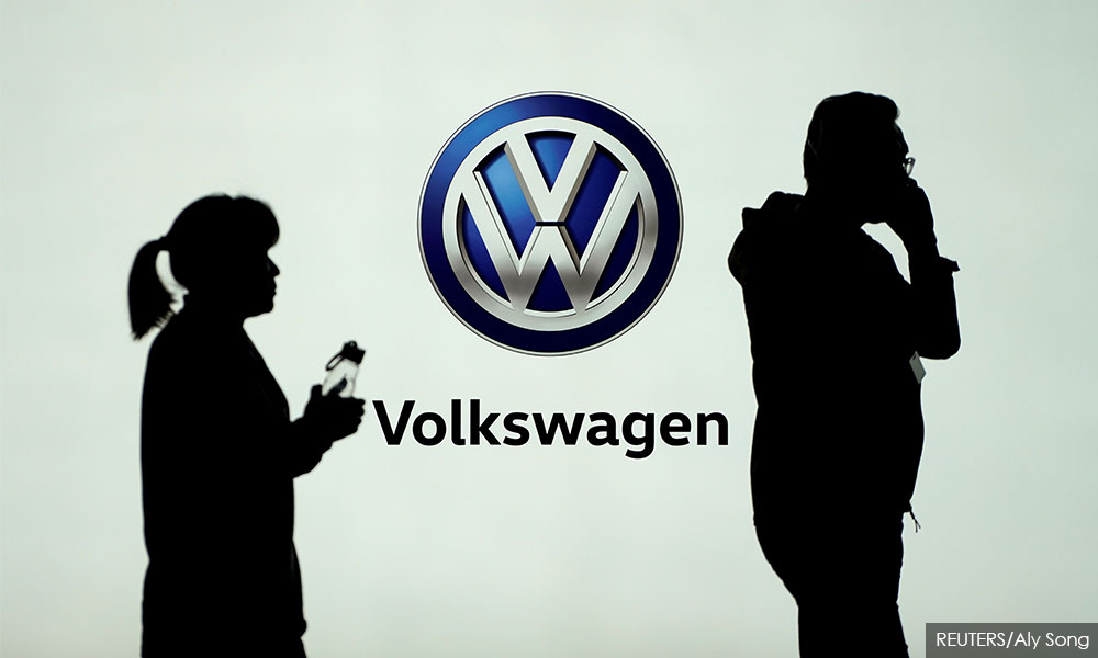 German prosecutors indict top Volkswagen bosses over emissions scandal