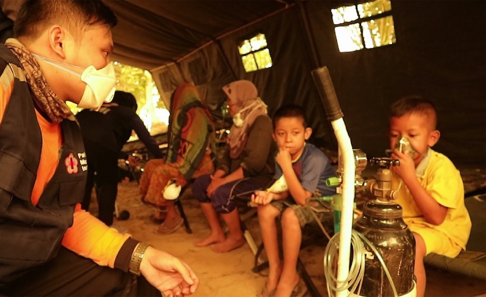 Malaysian students in Pekanbaru, Jambi to fly home tomorrow, says national disaster agency