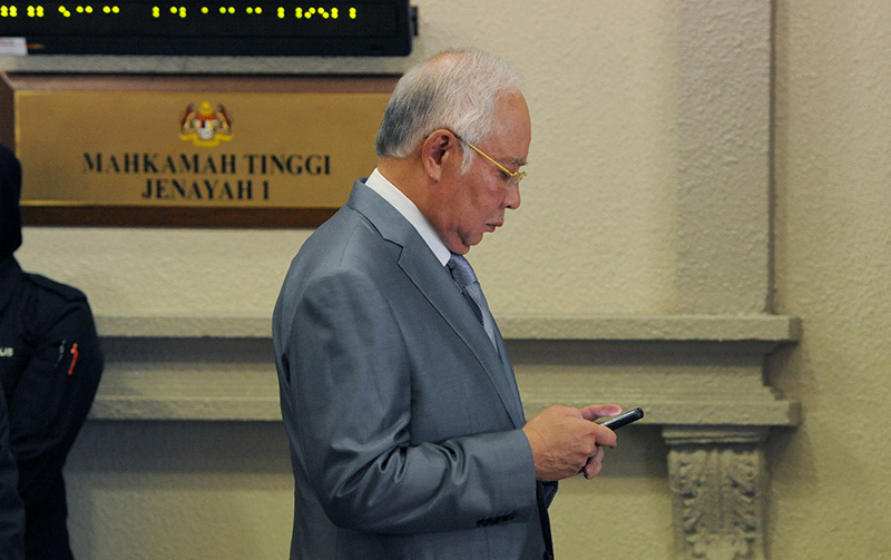 Najib endorses RM216,000 remuneration for himself at 1MDB, witness says